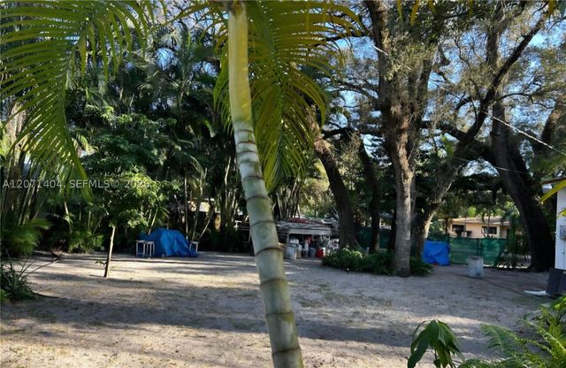 661 NE 164th Ter, Miami, FL 33162