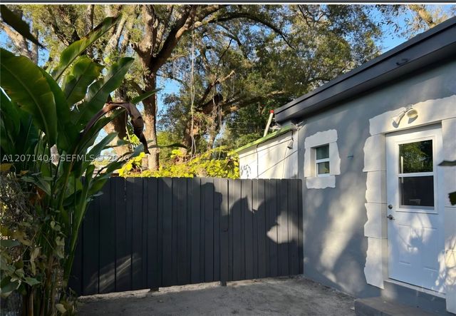 661 NE 164th Ter, Miami, FL 33162