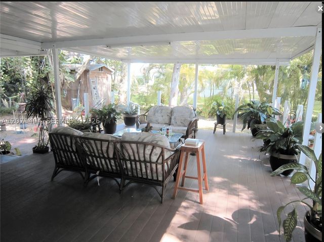 661 NE 164th Ter, Miami, FL 33162