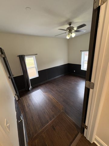 200 S Valley Rd, Hendersonville, TN 37075