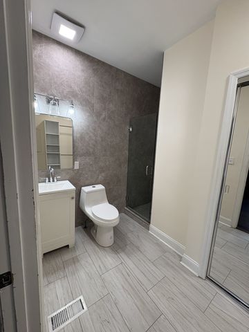 200 S Valley Rd, Hendersonville, TN 37075