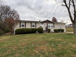 200 S Valley Rd, Hendersonville, TN 37075