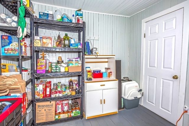 88 South St, Agawam, MA 01001