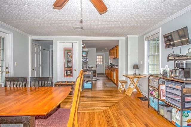 88 South St, Agawam, MA 01001