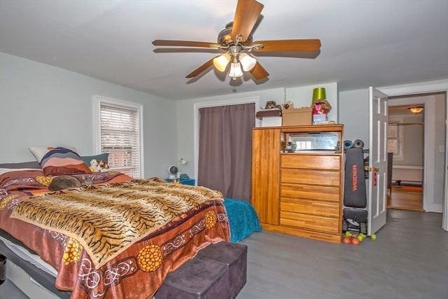 88 South St, Agawam, MA 01001