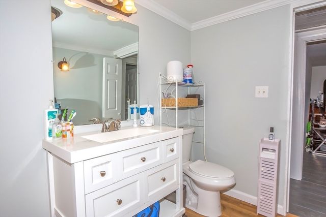 88 South St, Agawam, MA 01001