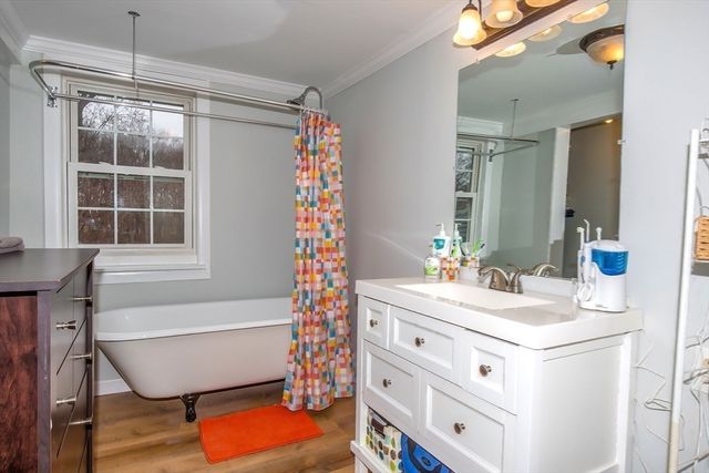 88 South St, Agawam, MA 01001