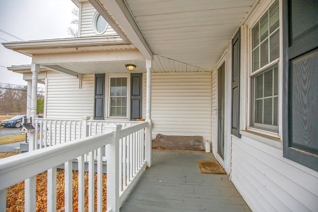 88 South St, Agawam, MA 01001