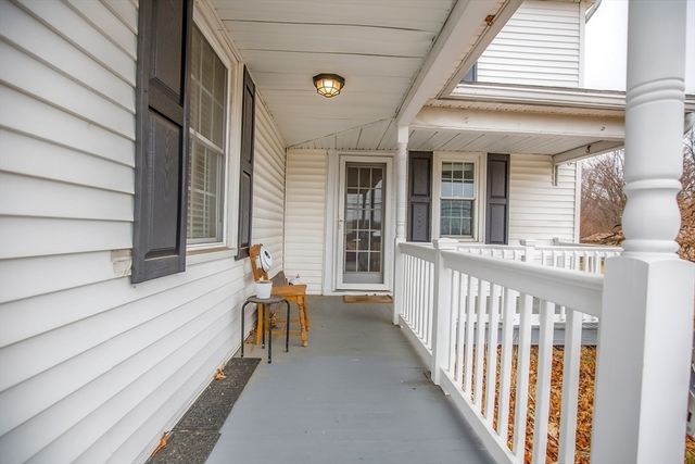 88 South St, Agawam, MA 01001