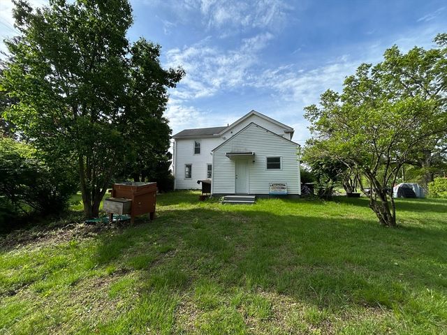 88 South St, Agawam, MA 01001