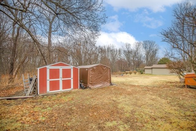 88 South St, Agawam, MA 01001