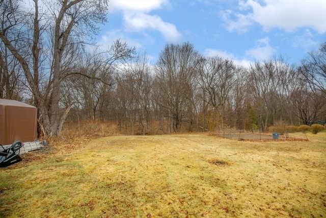 88 South St, Agawam, MA 01001