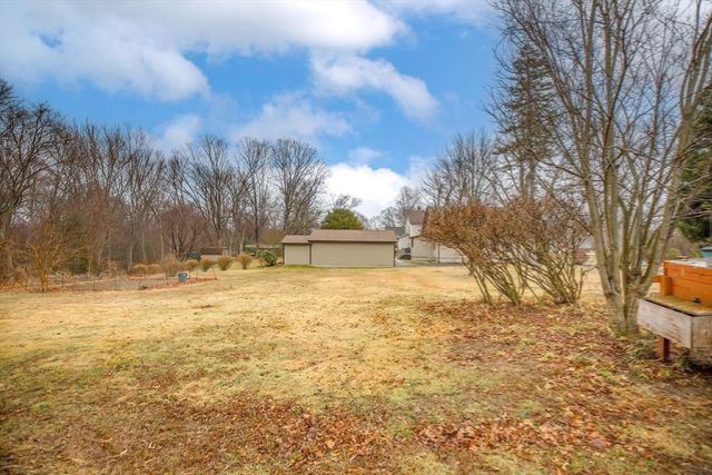88 South St, Agawam, MA 01001