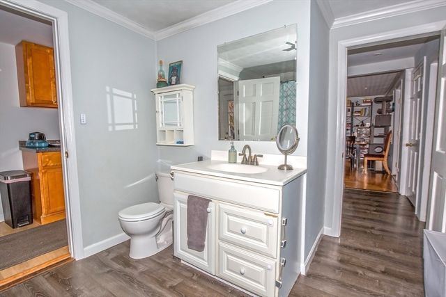 88 South St, Agawam, MA 01001