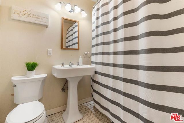 2548 Casitas Avenue, Altadena, CA 91001