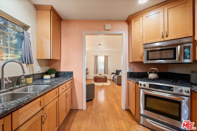 2548 Casitas Avenue, Altadena, CA 91001