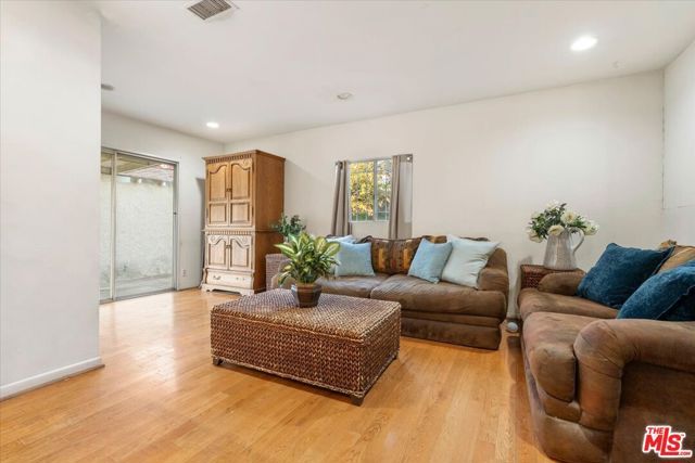2548 Casitas Avenue, Altadena, CA 91001
