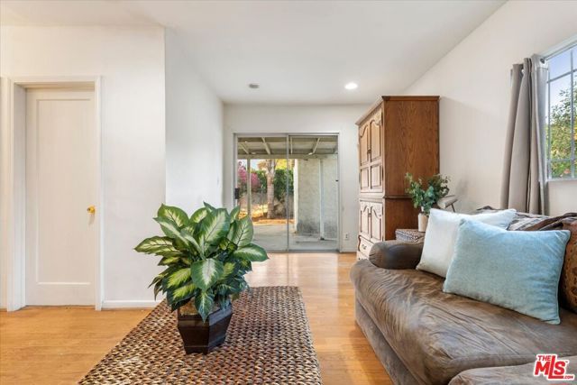 2548 Casitas Avenue, Altadena, CA 91001