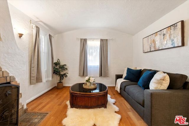 2548 Casitas Avenue, Altadena, CA 91001