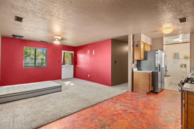668 Davis Place, Los Lunas, NM 87031
