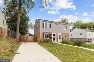 5820 FIFER DR, Alexandria, VA 22303