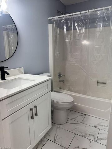 519 Brookside Court, Kernersville, NC 27284