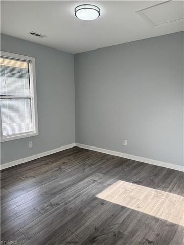 519 Brookside Court, Kernersville, NC 27284