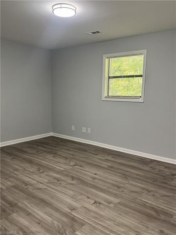519 Brookside Court, Kernersville, NC 27284