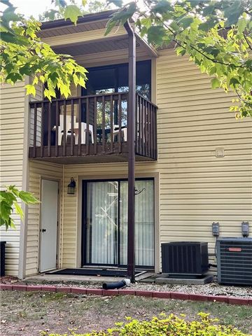 519 Brookside Court, Kernersville, NC 27284