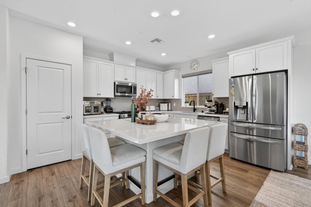 2994 Paine St, Lincoln, CA 95648