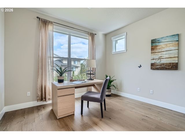 8935 N JUNIPER Cir, Camas, WA 98607