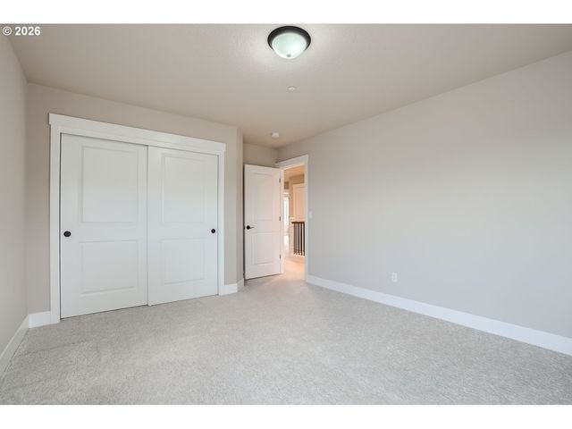 8935 N JUNIPER Cir, Camas, WA 98607