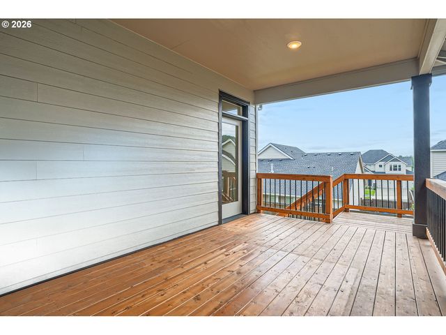8935 N JUNIPER Cir, Camas, WA 98607