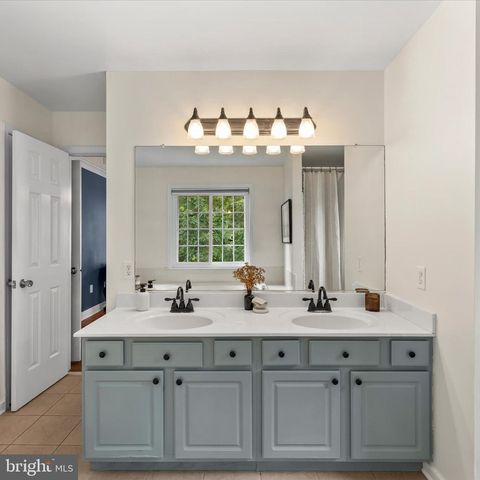 70 GREENHILL LN, Fredericksburg, VA 22405