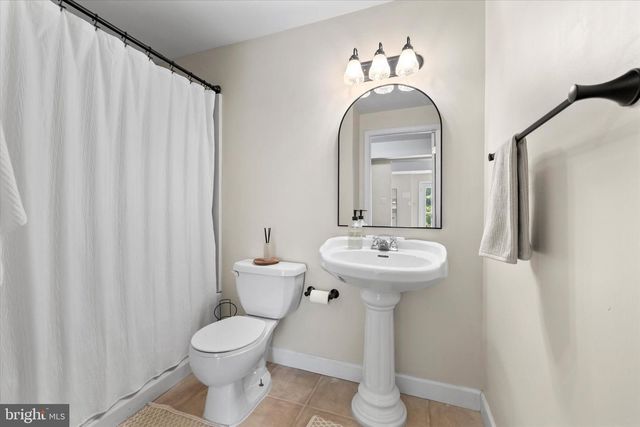 70 GREENHILL LN, Fredericksburg, VA 22405