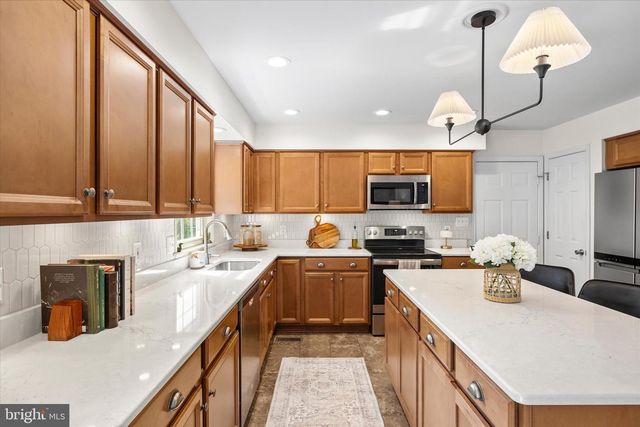70 GREENHILL LN, Fredericksburg, VA 22405