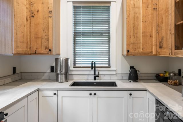 25 Rantis Lane, Black Mountain, NC 28711