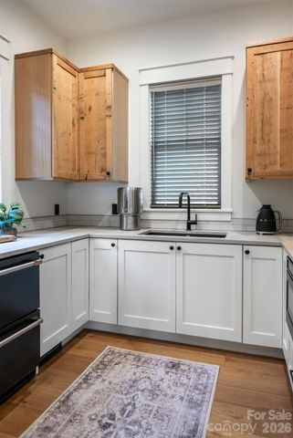 25 Rantis Lane, Black Mountain, NC 28711