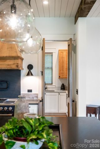 25 Rantis Lane, Black Mountain, NC 28711
