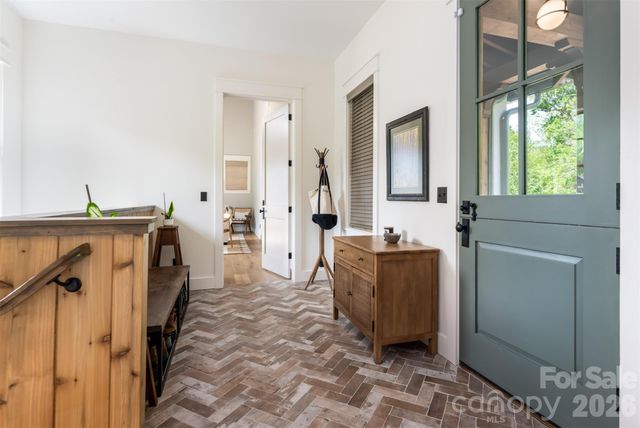 25 Rantis Lane, Black Mountain, NC 28711