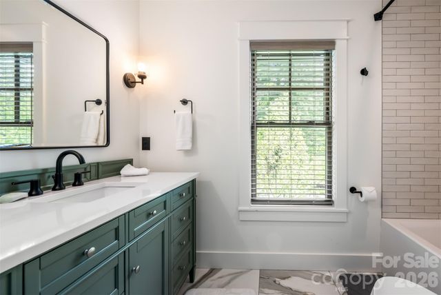 25 Rantis Lane, Black Mountain, NC 28711