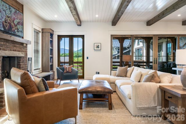 25 Rantis Lane, Black Mountain, NC 28711