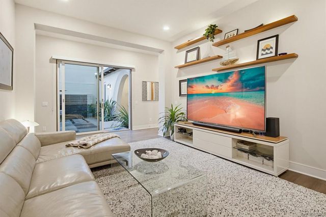 6431 Meadowbrush, San Diego, CA 92130