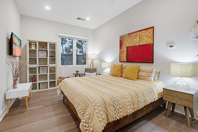 6431 Meadowbrush, San Diego, CA 92130