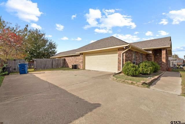 105 Oak St, Bullard, TX 75757