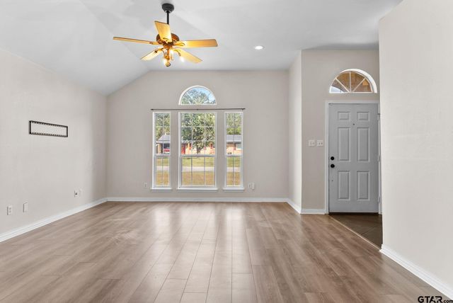 105 Oak St, Bullard, TX 75757