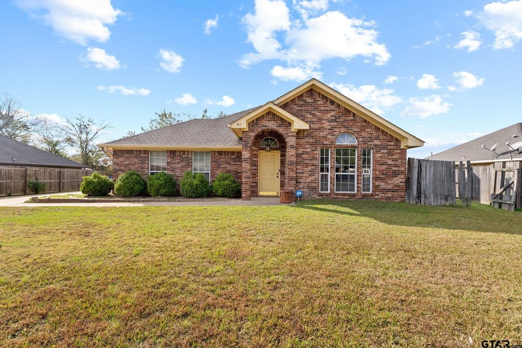 105 Oak St, Bullard, TX 75757