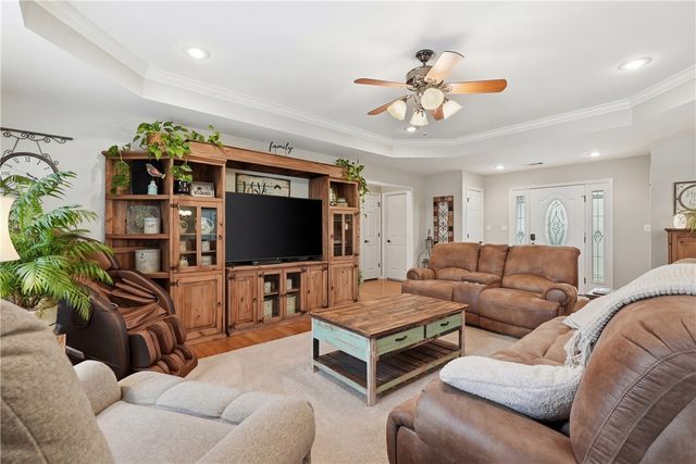 43 Autumn Court, Dover, AR 72837