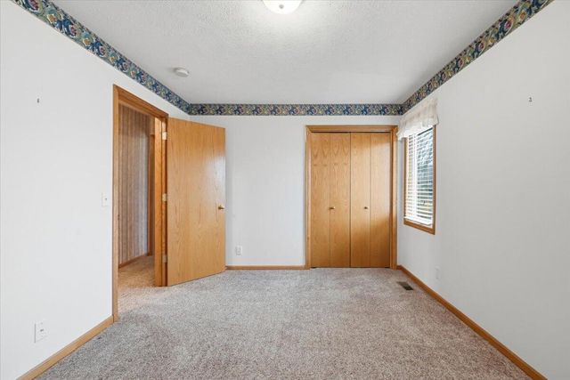 100 DODDS Circle, Council Bluffs, IA 51503