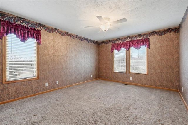 100 DODDS Circle, Council Bluffs, IA 51503